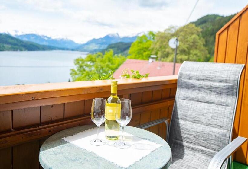 Comfort room with lake view, Frühstückspension Götzfried Hof