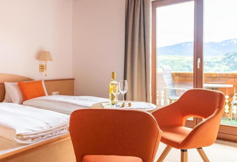 Comfort room with lake view, Frühstückspension Götzfried Hof
