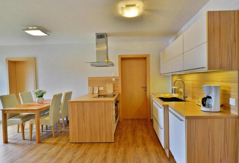 2 Bedrooms Apartment Lake View, Frühstückspension Götzfried Hof