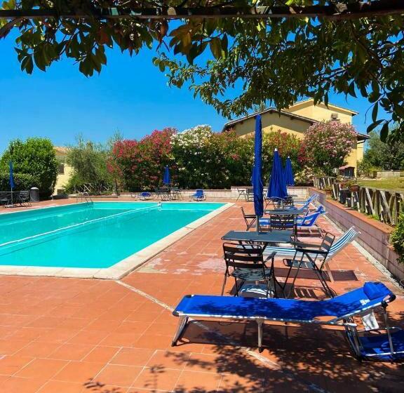 침실 1개 아파트, Cardinal Girolamo