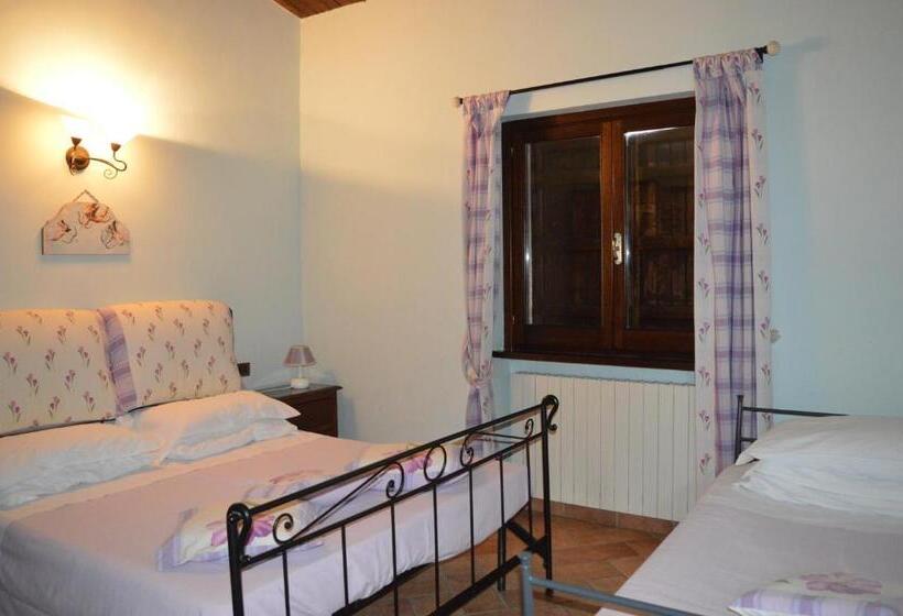 침실 2개 아파트, Cardinal Girolamo