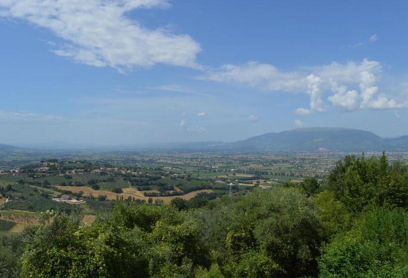 침실 2개 아파트, Cardinal Girolamo