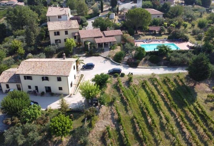 침실 2개 아파트, Cardinal Girolamo