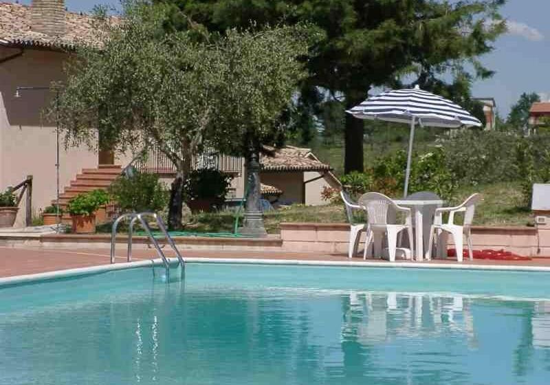 침실 2개 아파트, Cardinal Girolamo