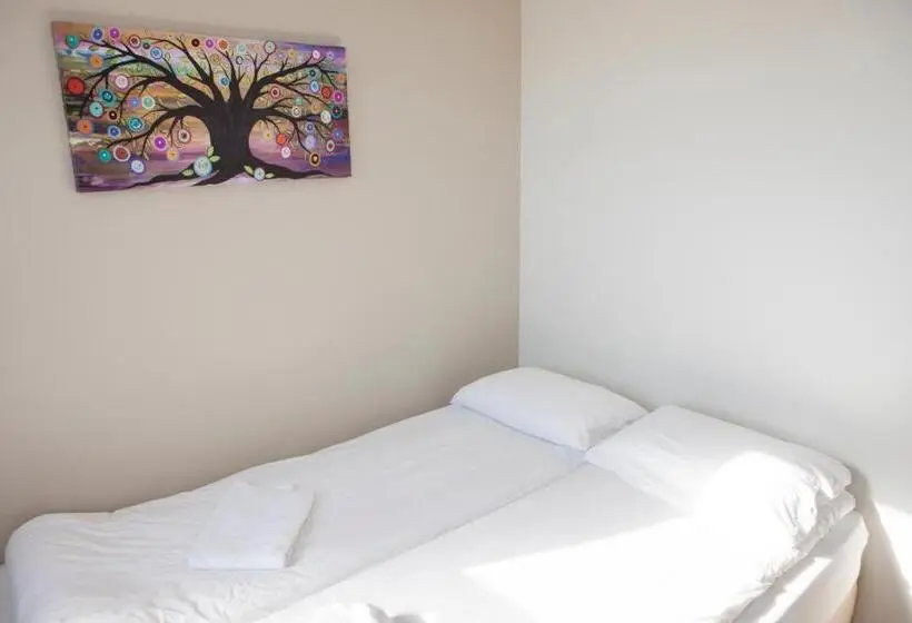 اتاق پایه با سرویس بهداشتی مشترک, Lyngás Guesthouse