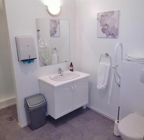 اتاق استاندارد چهارنفره با سرویس بهداشتی مشترک, Lyngás Guesthouse