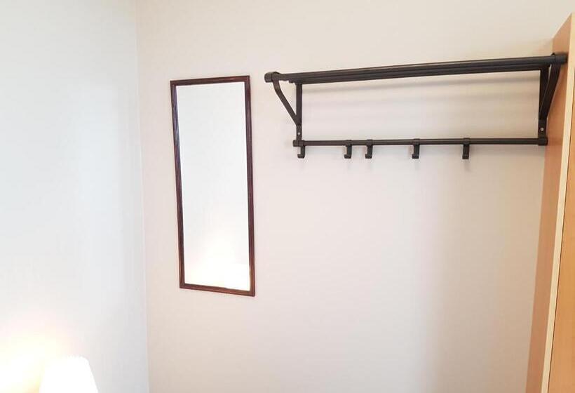 اتاق استاندارد با سرویس بهداشتی مشترک, Lyngás Guesthouse