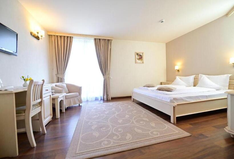 اتاق استاندارد با چشم‌انداز کوهستان, Natura Family Resort
