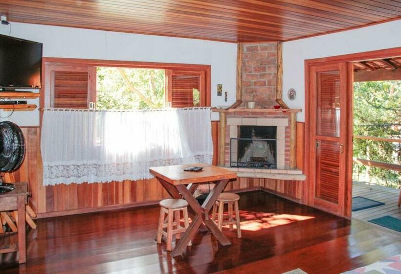 샬레, Pousada Vale Das Hortensias