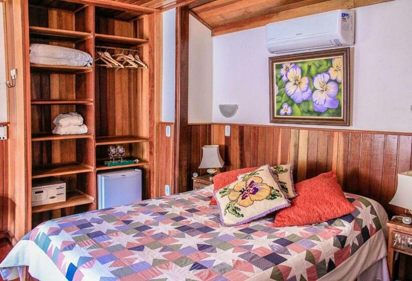 샬레, Pousada Vale Das Hortensias