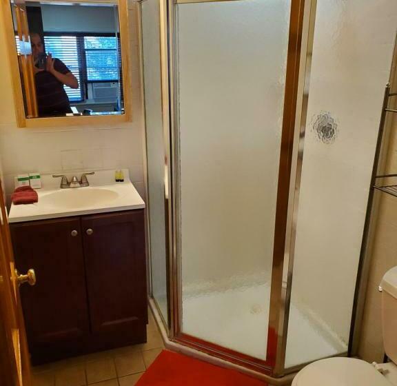 חדר סטנדרט, The Windsor Inn