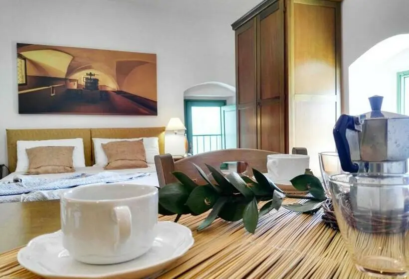スタンダードスタジオ, Agriturismo Francesca Stajano