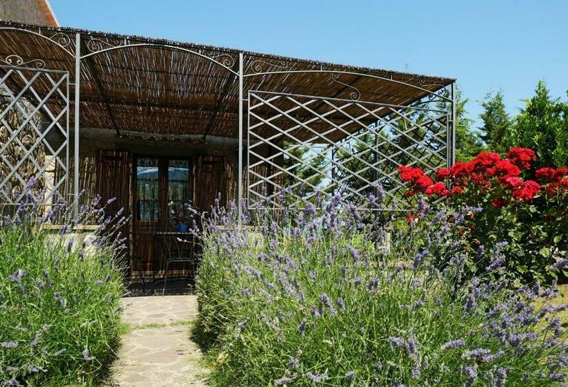 منزل غرفتين نوم, Le Capannacce