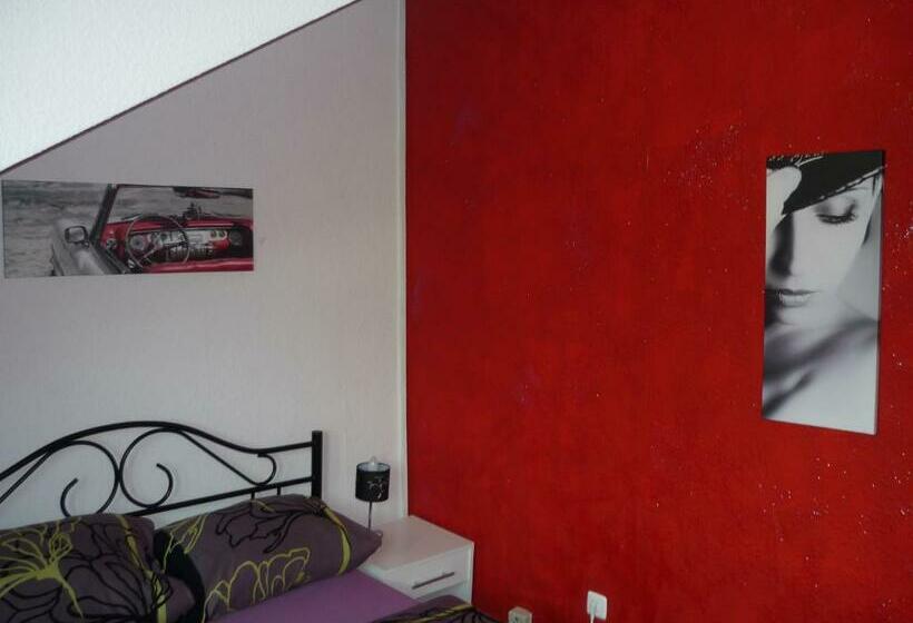 이코노미 룸 공용욕실, An Der Fähre