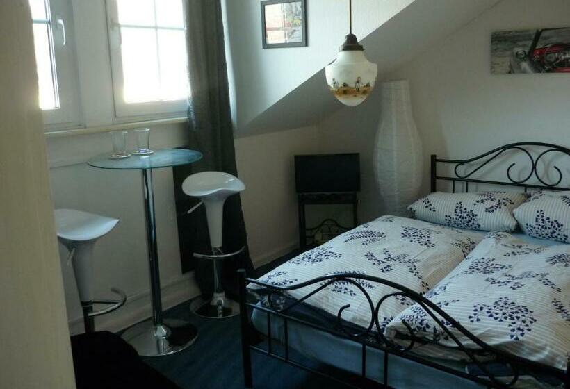 이코노미 룸 공용욕실, An Der Fähre