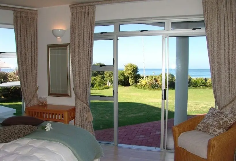 スイート, Diaz 15 House On The Bay
