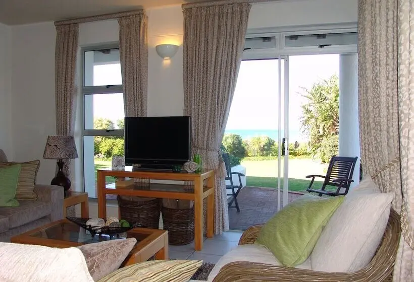 スイート, Diaz 15 House On The Bay