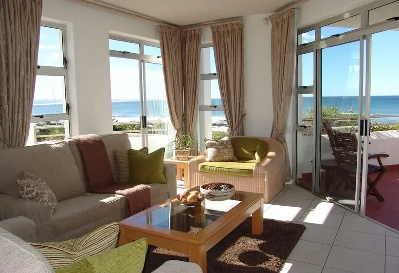 スーペリアースイート, Diaz 15 House On The Bay