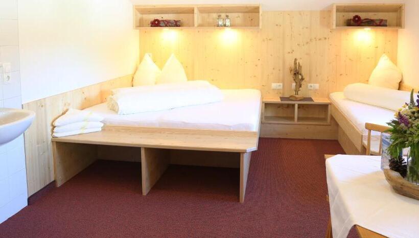 Camera Tripla Standard Bagno Condiviso, Haus Zeinissee