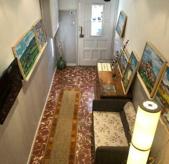 غرفة قياسية رباعية, Hostal Escartín