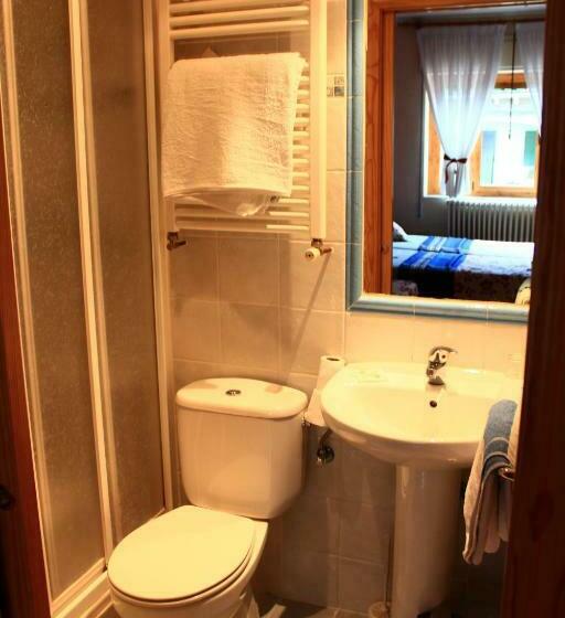Номер Стандарт, Hostal Escartín