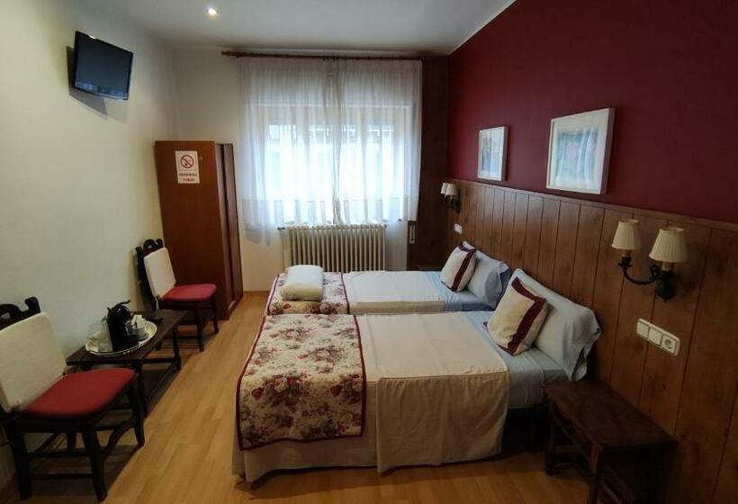 غرفة قياسية, Hostal Escartín