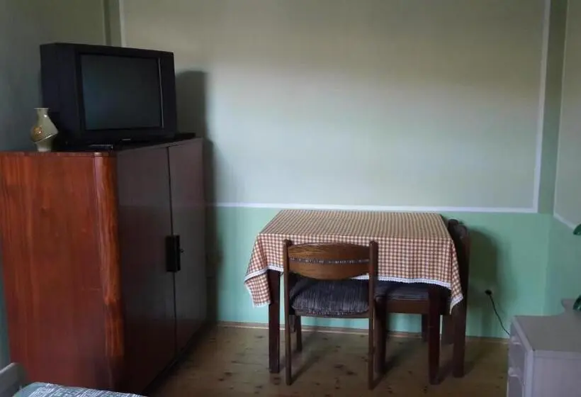 Standard Kolmen Hengen Huone, Penzion Dora