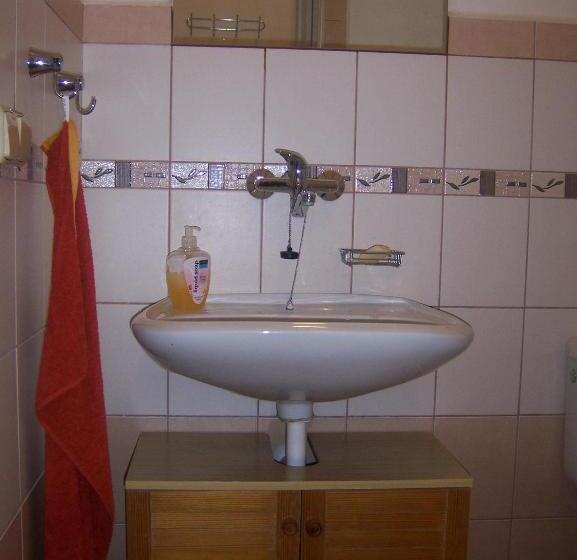 غرفة قياسية ثلاثية, Penzion Dora