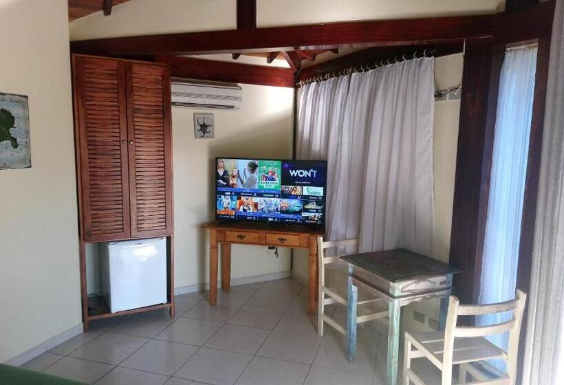 اتاق لوکس با بالکن و چشمانداز دریا, Pousada Bonns Ventos