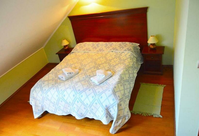 스탠다드 룸, Sebastian U Hoffera