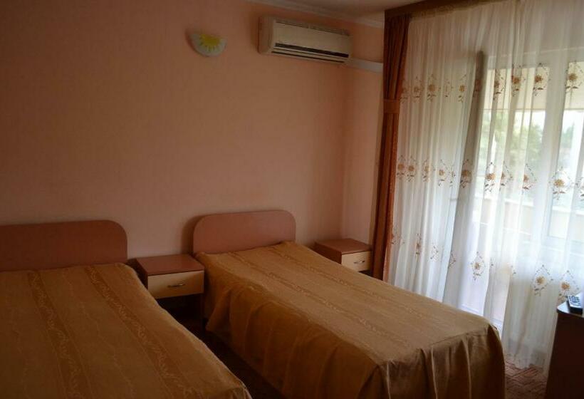 Номер Стандарт, Pension Coral
