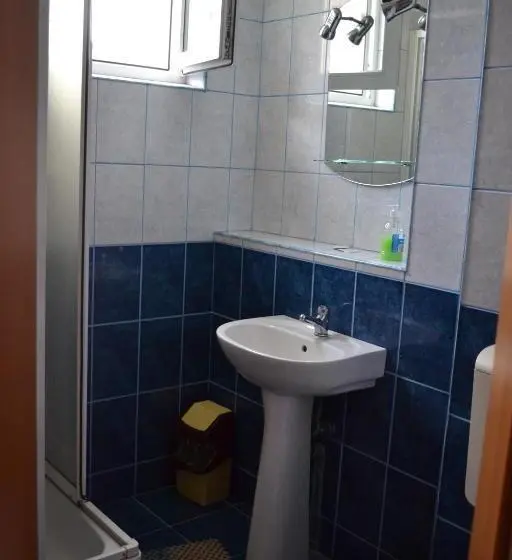 Standard Kolmen Hengen Huone, Pension Coral