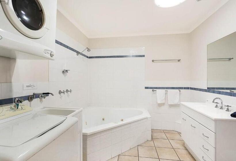 1 Bedroom Apartment Lake View, Sails Luxury Apartments Merimbula