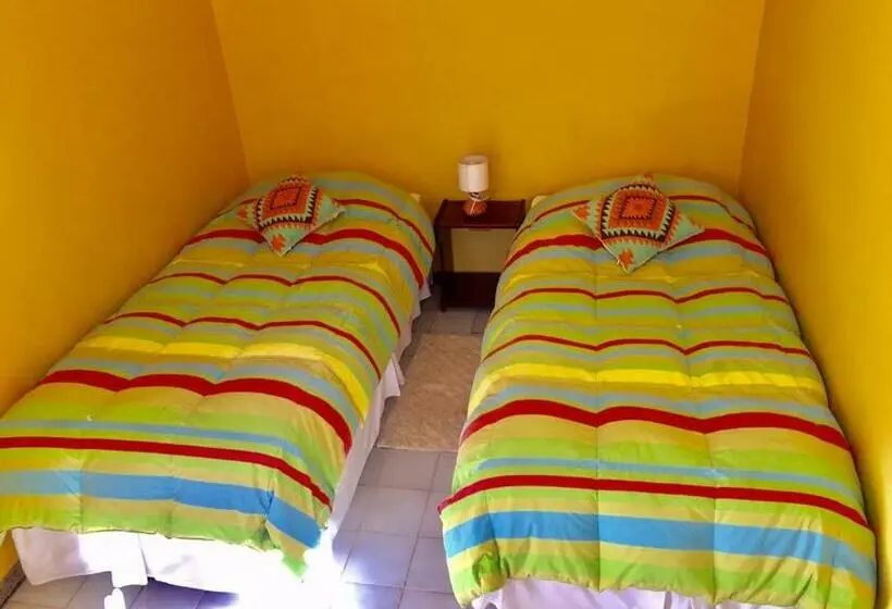 اتاق استاندارد با سرویس بهداشتی مشترک, Hostal Intipara