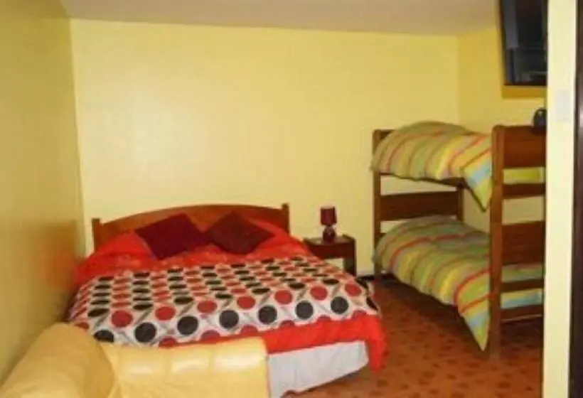 اتاق استاندارد چهار تخته, Hostal Intipara