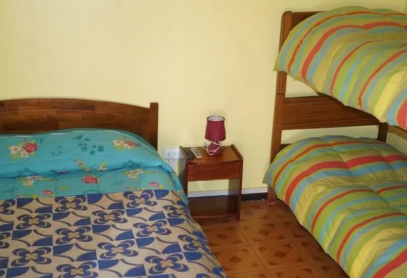 اتاق استاندارد چهار تخته, Hostal Intipara