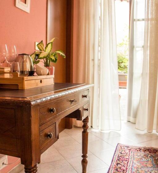 Номер Стандарт Вид на Сад, L'aromatario