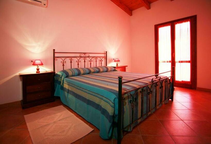 غرفة قياسية ثلاثية, Agriturismo La Grotta Del Tesoro