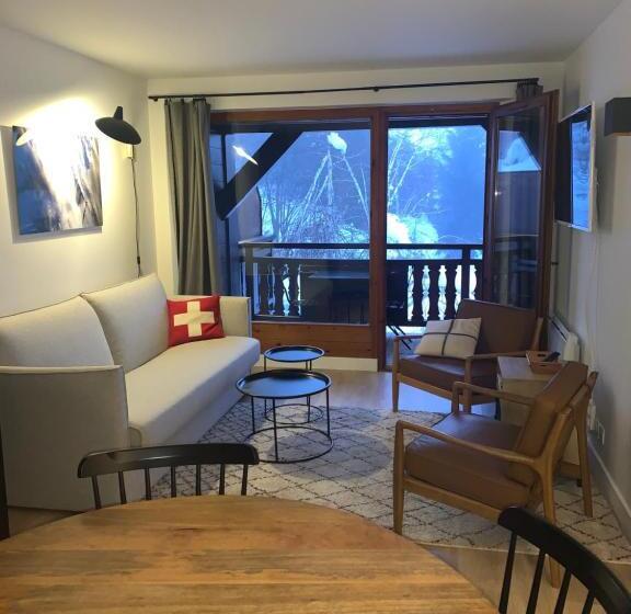 דירת משפחה, La Residence De L Ours