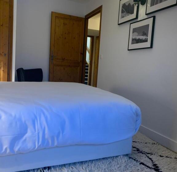 דירת משפחה, La Residence De L Ours