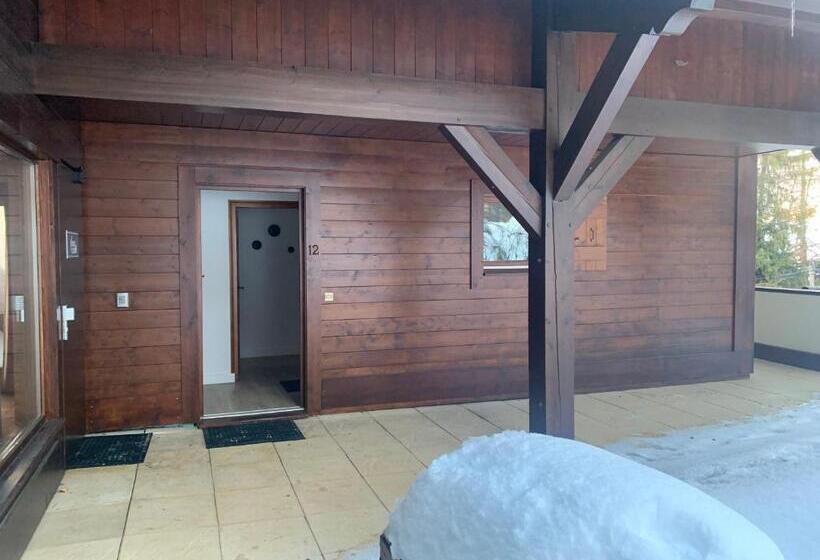 דירת שלושה חדרים, La Residence De L Ours