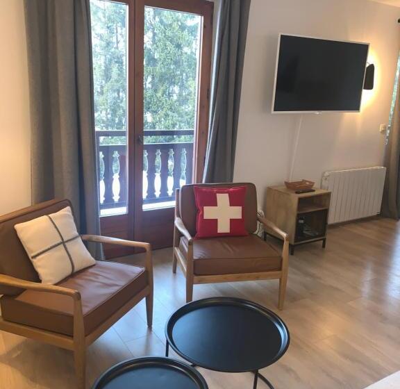 דירת שלושה חדרים, La Residence De L Ours