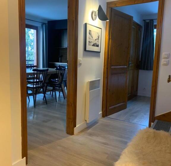 דירת שלושה חדרים, La Residence De L Ours