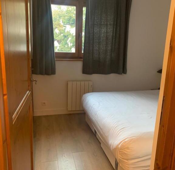 דירת שלושה חדרים, La Residence De L Ours