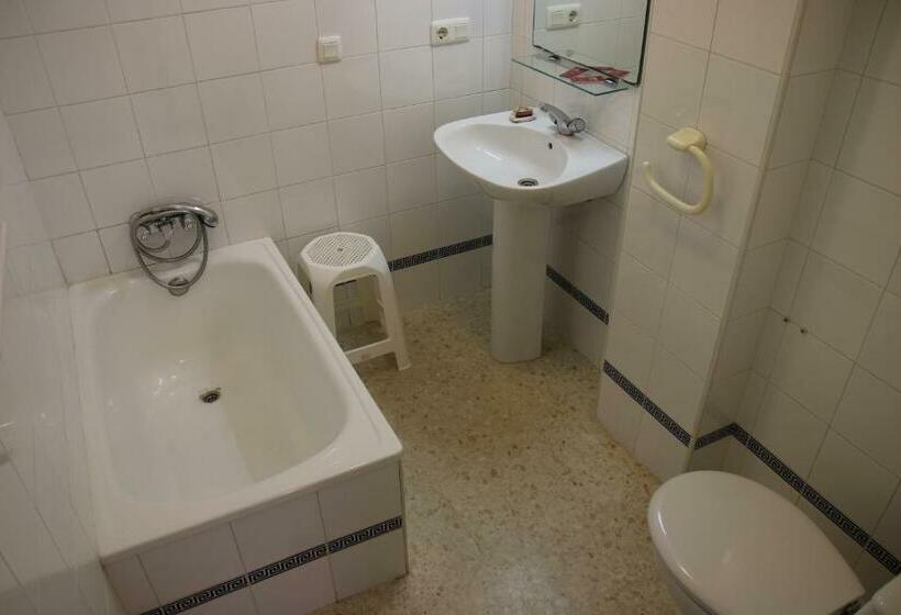 غرفة قياسية فردية, Pensión Campomar