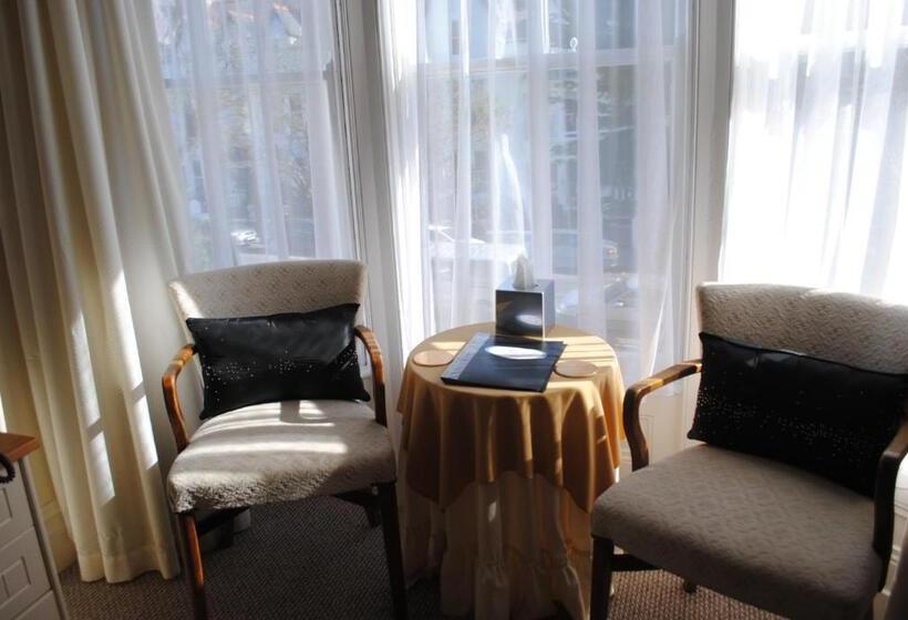 Номер Deluxe Вид на Сад, Craig Ard