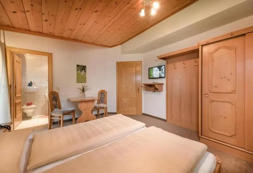 バルコニー付き１ベッドルームアパートメント, Gästehaus Gratz   Inklusive Eintritt In Die Alpentherme