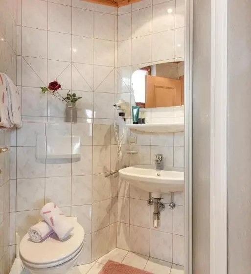 バルコニー付き１ベッドルームアパートメント, Gästehaus Gratz   Inklusive Eintritt In Die Alpentherme