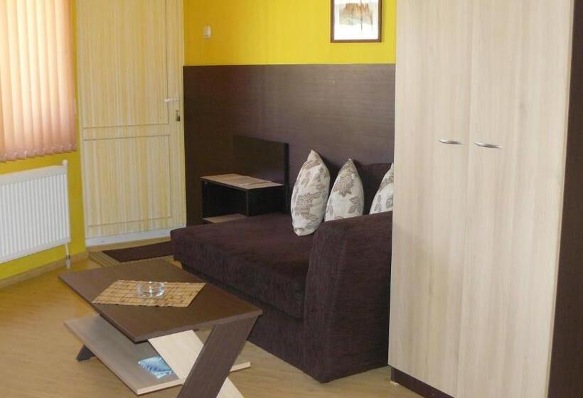 غرفة قياسية ثلاثية, Guesthouse Geto