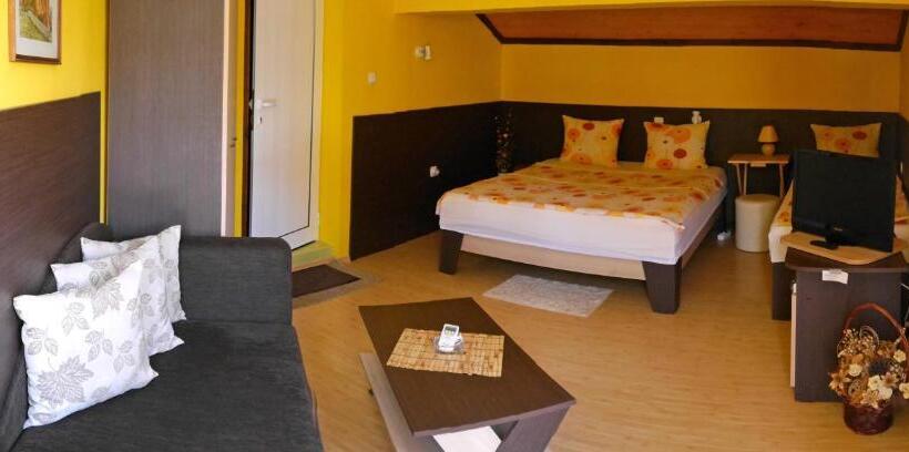 غرفة قياسية ثلاثية, Guesthouse Geto